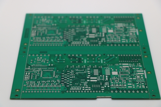 Un buon prezzo. Servizio di assemblaggio di circuiti stampati FR4 Multilayer Green Soldermask in linea