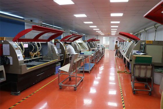 Un buon prezzo. Il multi bordo del PWB di strato del Silkscreen bianco ha stampato il produttore del circuito in linea